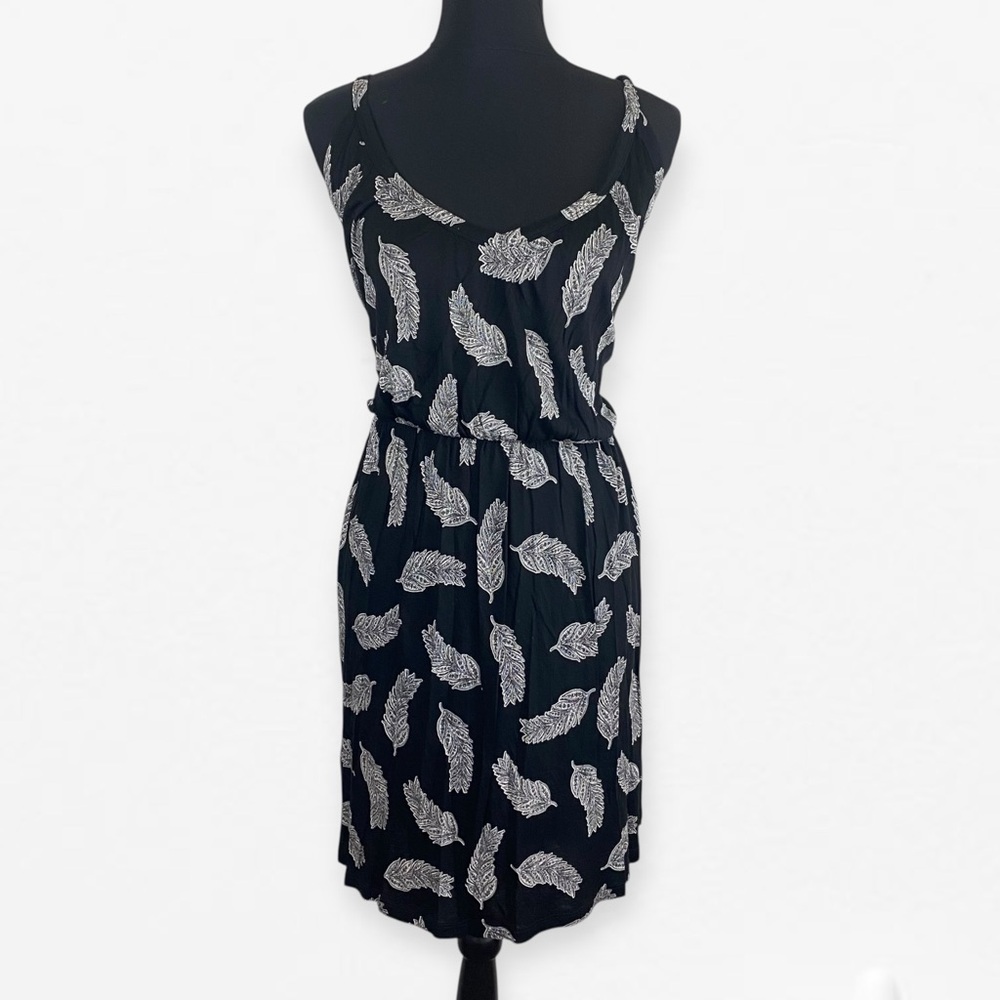 H&M Cute Black with White Feather Design stretch waist casual sun dress XL